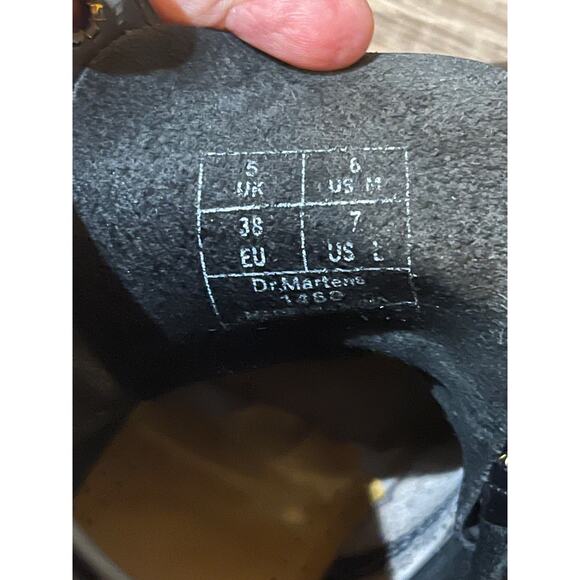 Leather Dr Martens 1460 patent leather lace up boots size 7 - Picture 10 of 10